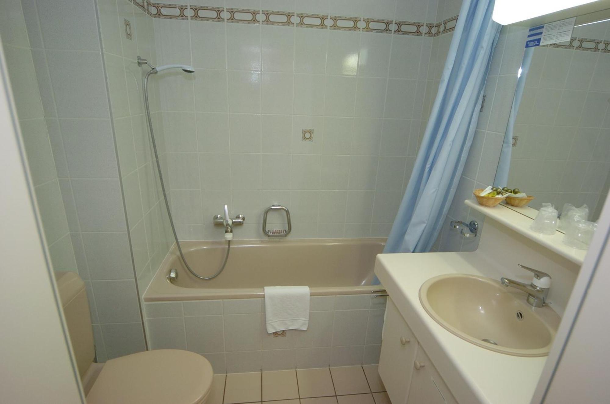 Hotel Le Cedre Bex Phòng bức ảnh